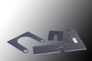 Série de pièces d'acier réalisées par découpe laser